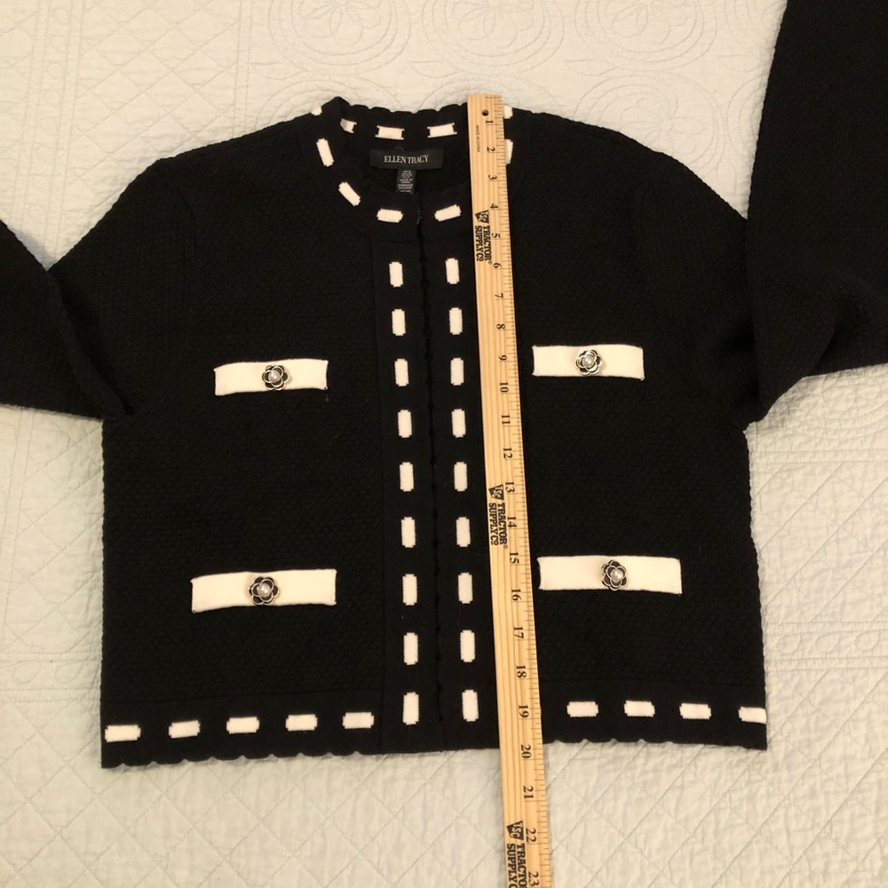 Ellen Tracy Seed Stitch Trim cardigan. Size small. - Picture 11 of 13